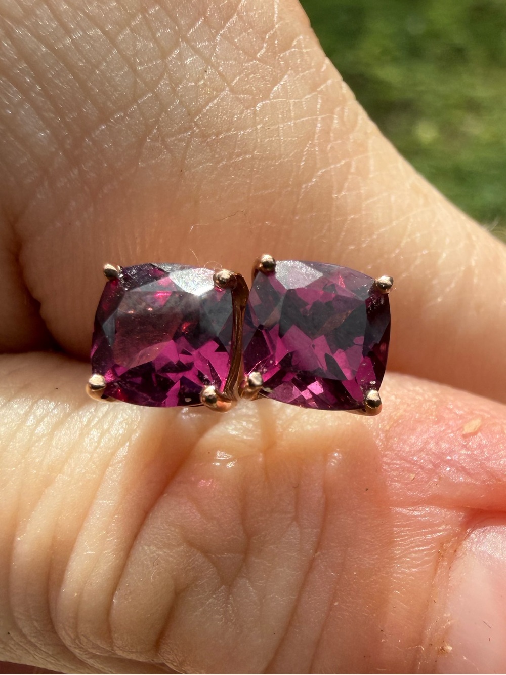 2.00carats solid 10k rose gold genuine grape garnet earrings-new - Picture 13 of 14
